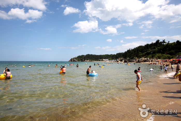 Chuam Beach (추암해변)