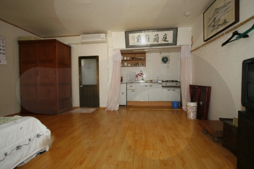 Gokjeongjae House (Geumhwallakji) (곡전재 전통한옥펜션)