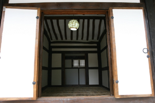 Hagindang House (학인당)