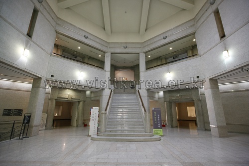 Ewha Womans University Museum (이화여자대학교박물관)