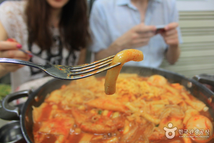 Rue du Tteokbokki à Sindang-dong (신당동떡볶이골목)