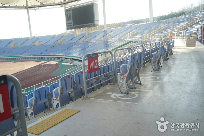 Incheon Munhak Stadium (Incheon World Cup Stadium) (인천문학경기장(인천월드컵경기장))