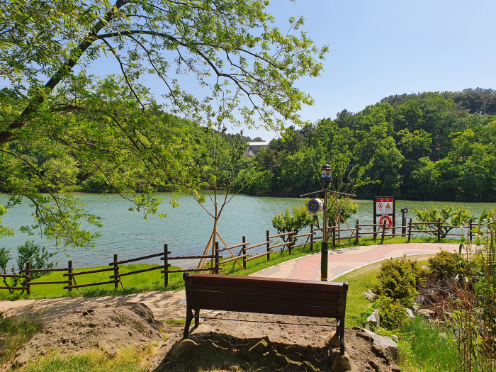 Парк на озере Сонам (선암호수공원)
