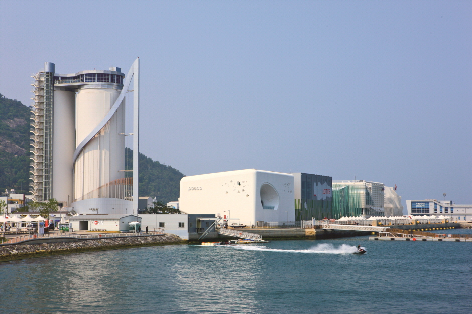 Sky Tower Observatory with special pipe organ music1