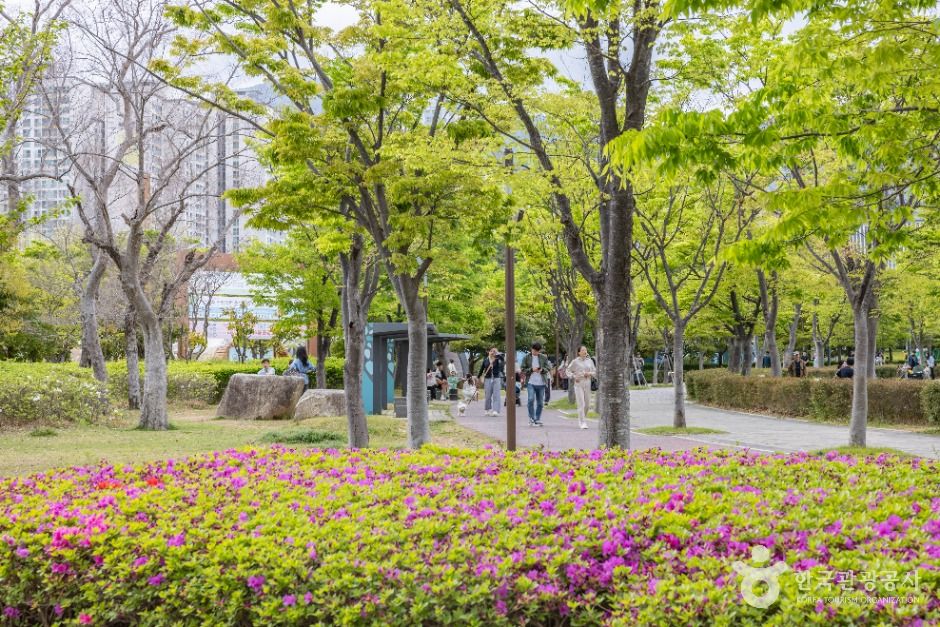 thumbnail-부산시민공원-16