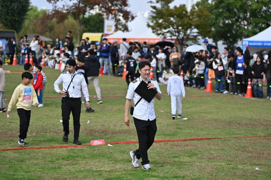 한강 종이비행기 축제