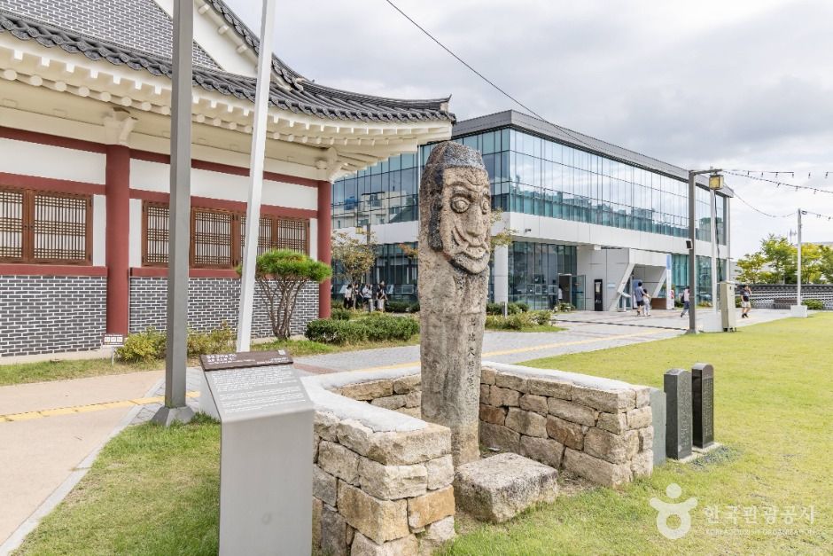 thumbnail-통영 문화동 벅수-2