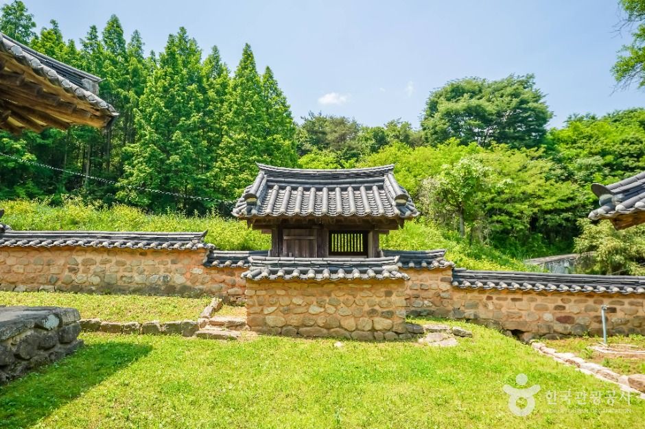 거창 김숙자 사당