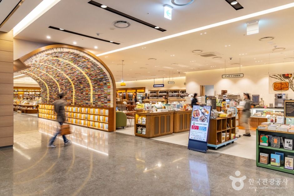 아크앤북 TP타워여의도점