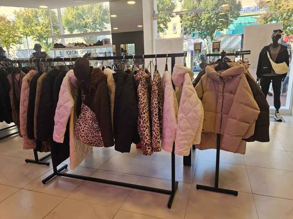 thumbnail-LIFEWORK Ansan Branch [Tax Refund Shop](라이프워크 안산점)-3