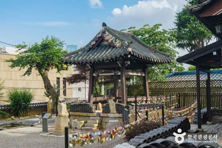 thumbnail-동국사(군산)-10