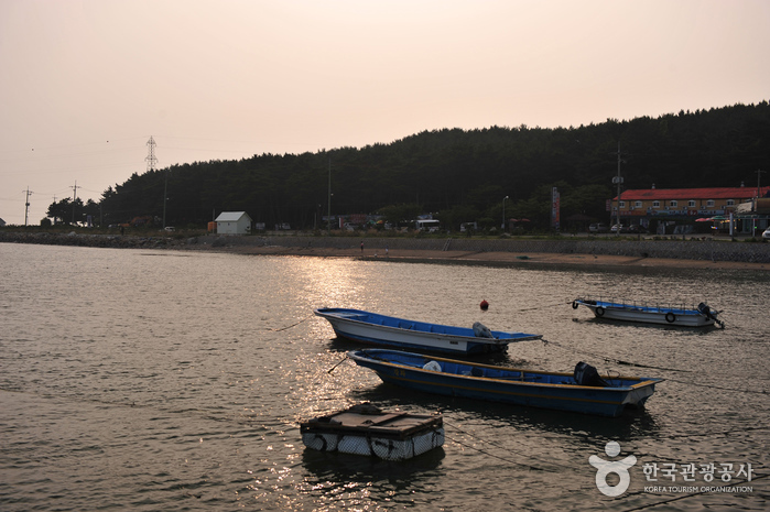 Морское побережье Кочжампхо (거잠포해변)