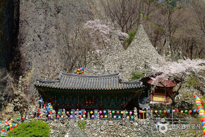 Tapsa Temple (마이산 탑사)