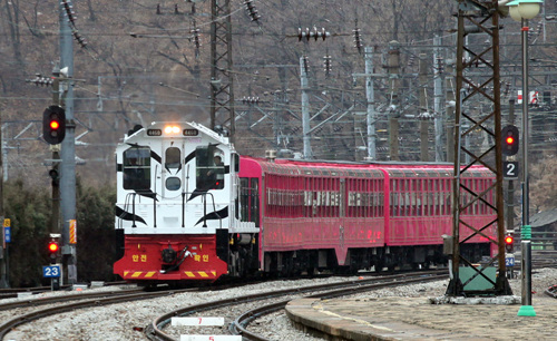 Baekdudaegan-Zug (V-Train) (백두대간협곡열차(V-트레인))