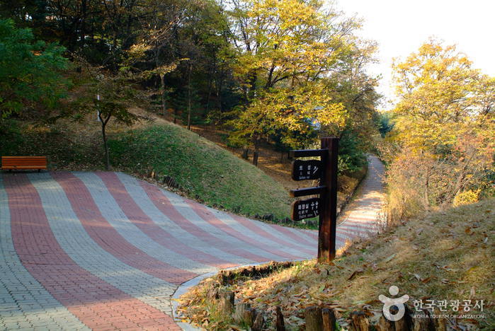 Haengjusanseong Fortress (행주산성)