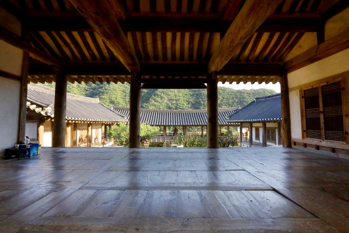 屏山書院の入教堂から眺めた風景