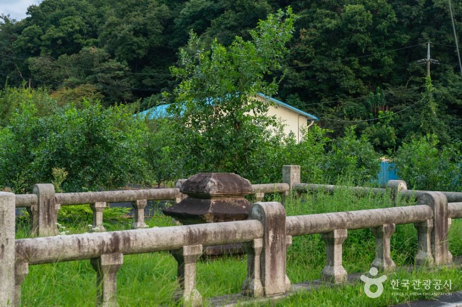 thumbnail-원주 부흥사지 석탑재-3