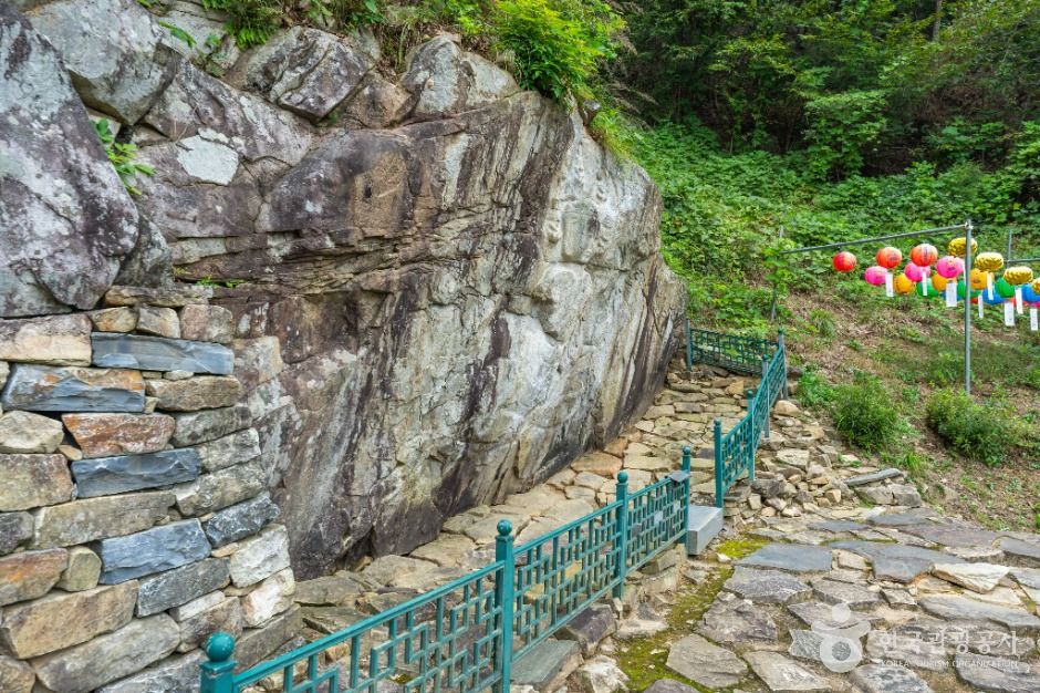 충주_충주 봉황리 마애불상군 (3)