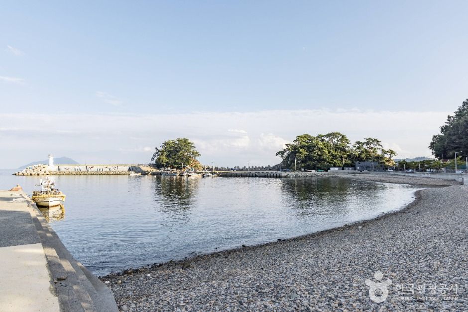 항도몽돌해수욕장