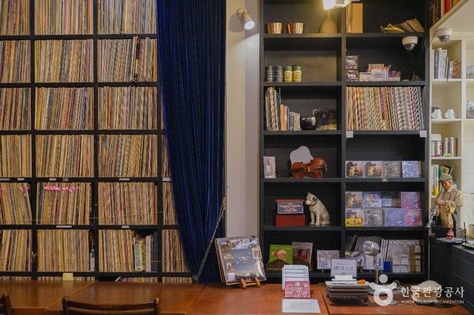 리홀뮤직갤러리