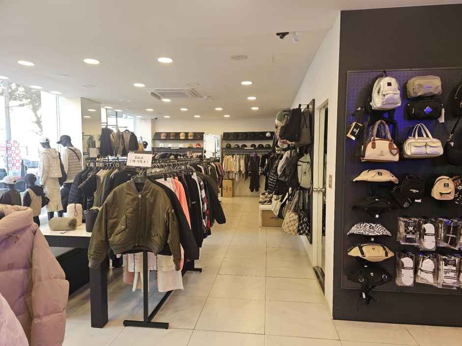 thumbnail-LIFEWORK Ansan Branch [Tax Refund Shop](라이프워크 안산점)-4