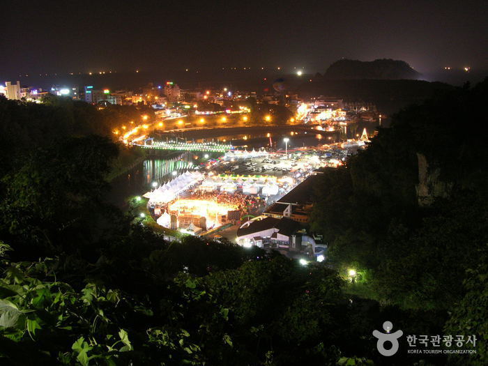 Seogwipo Chilsimni Festival (서귀포 칠십리축제)