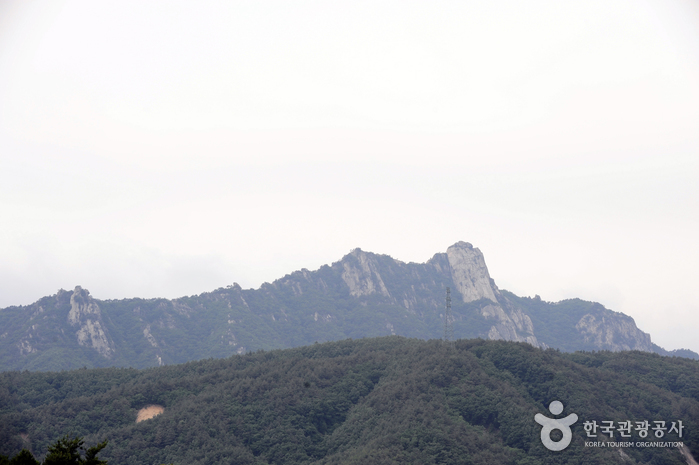 Seoraksan National Park (OeSeorak) (설악산국립공원 - 외설악)