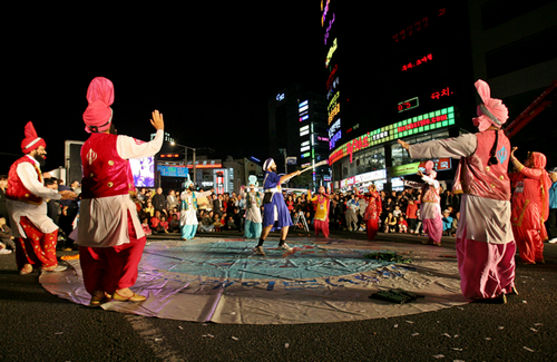 Cheonan World Dance Festival (천안 흥타령춤축제)