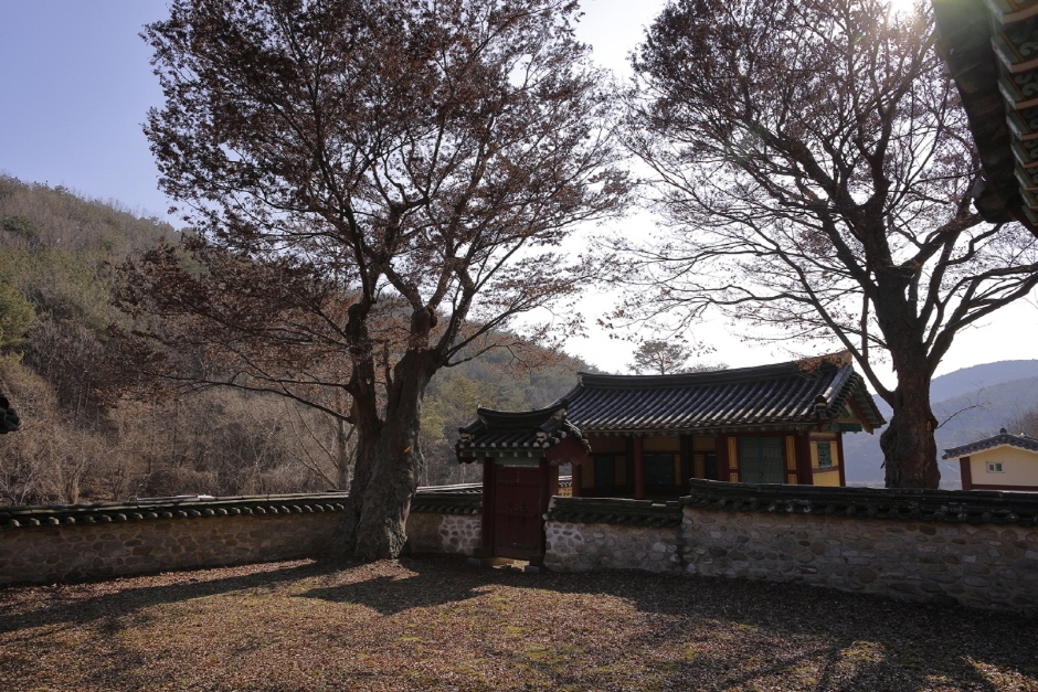 Yanggoksa Shrine (양곡사)