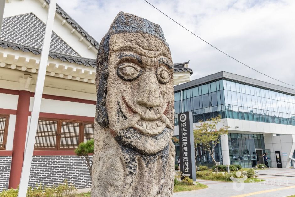 thumbnail-통영 문화동 벅수-3