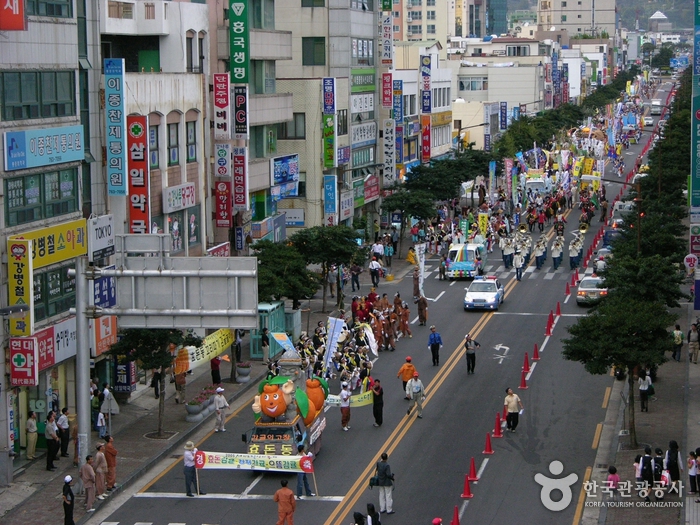 Seogwipo Chilsimni Festival (서귀포 칠십리축제)