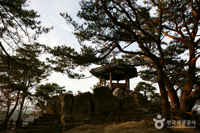 Busosanseong Fortress of Buyeo (부여 부소산성)