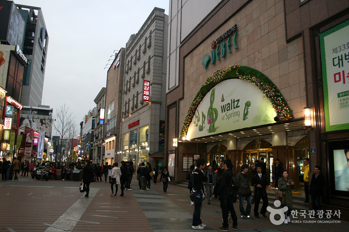 Calle Dongseong-ro de Daegu (대구 동성로거리)
