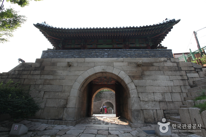 Porte Changuimun (창의문)