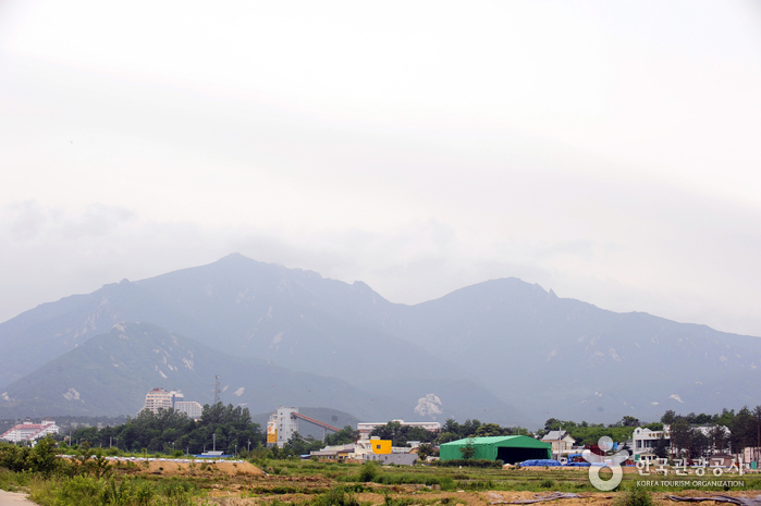 Seoraksan National Park (OeSeorak) (설악산국립공원 - 외설악)