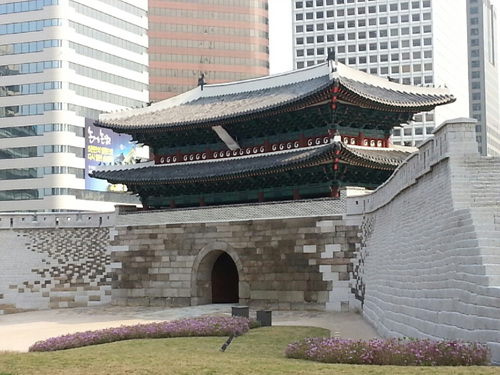Sungnyemun Gate (Namdaemun Gate) (숭례문)