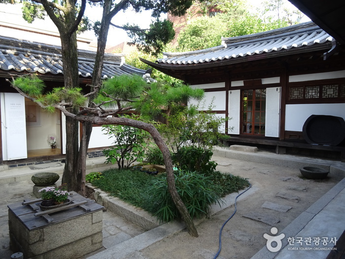 崔淳雨旧宅（최순우 옛집）