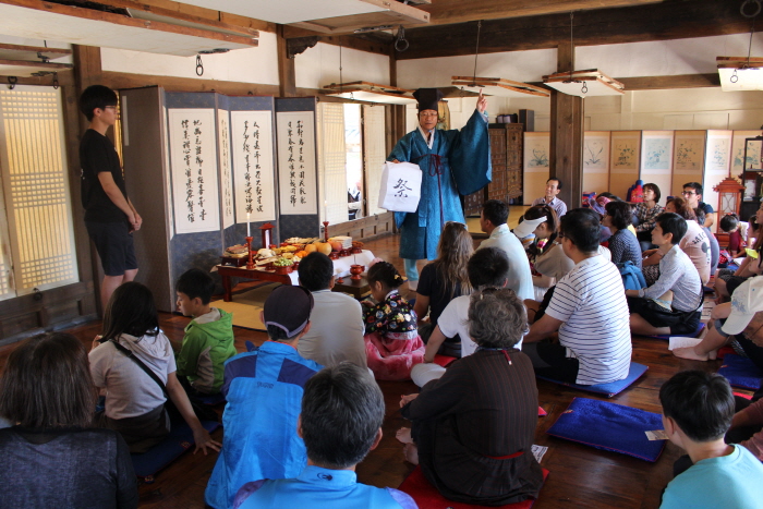 Namsangol Hanok Village (남산골한옥마을)