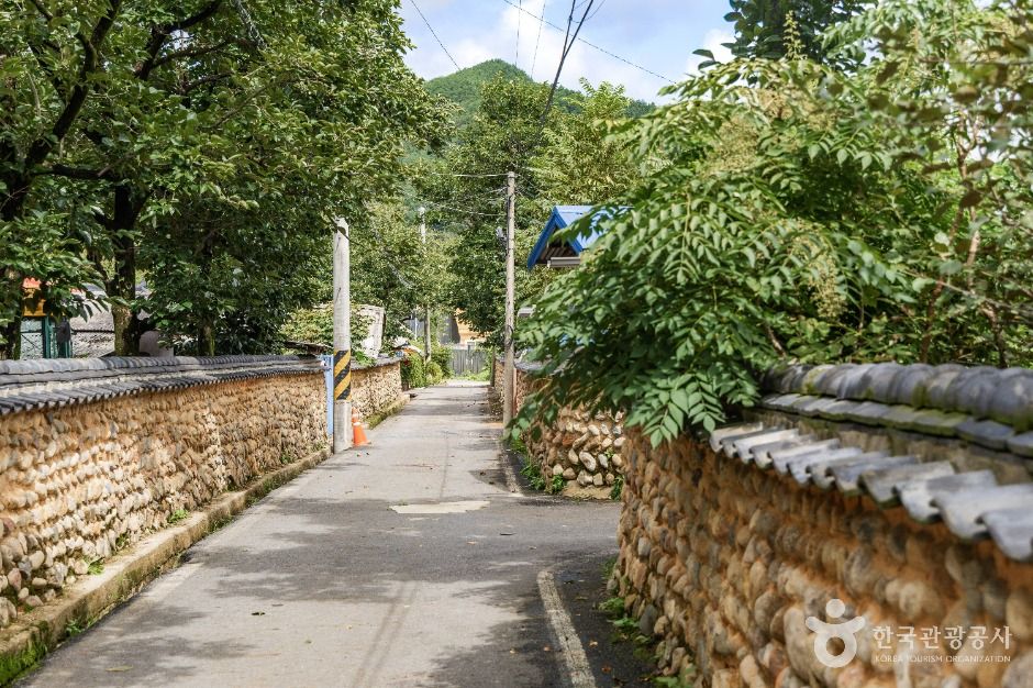무주 지전마을 옛 담장