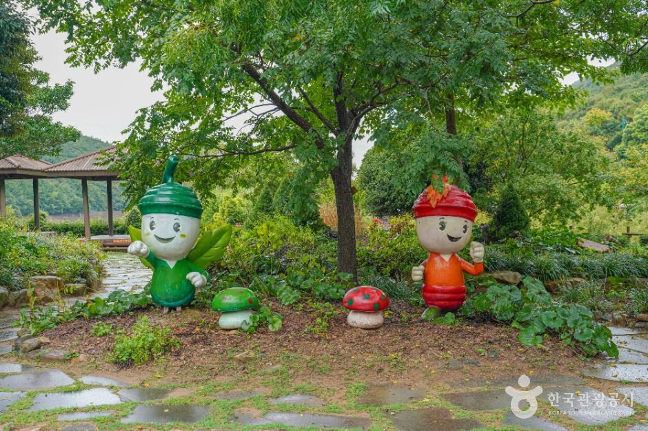 thumbnail-완도수목원-17