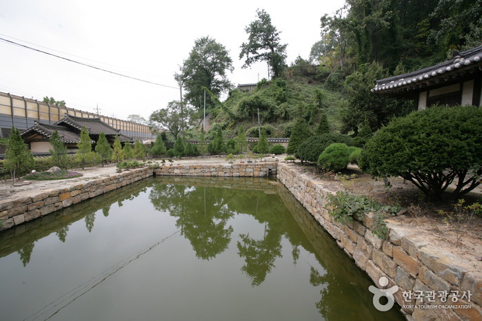 Tapdong (Head Household of the Goseong Yi Clan) (고성이씨탑동종택)