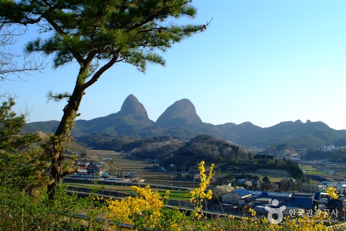 Maisan Provincial Park (마이산도립공원)