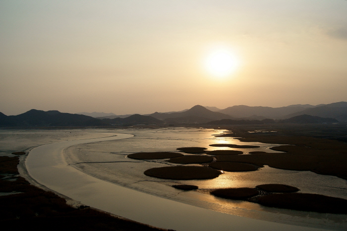 용산전망대에서 바라본 순천만 낙조(촬영 - 여행작가 이정화)