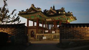 Banghwasuryujeong Pavilion (방화수류정(동북각루))