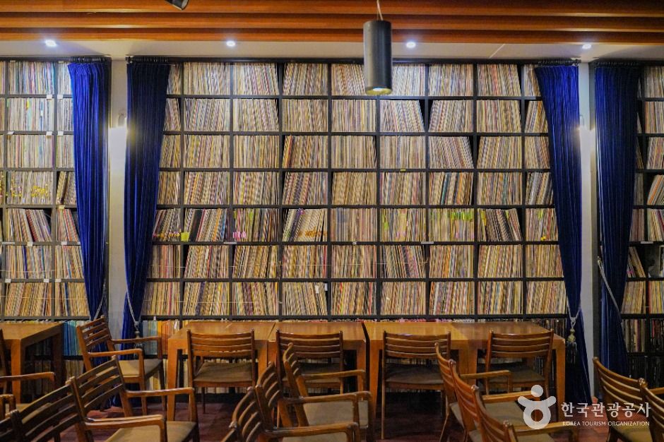 리홀뮤직갤러리