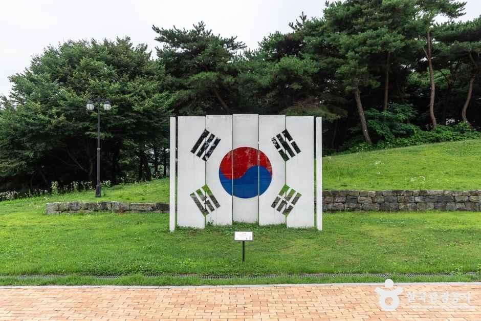 thumbnail-홍주의병기념탑-11