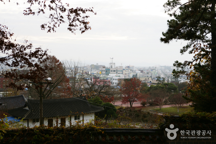 Busosanseong Fortress of Buyeo (부여 부소산성)