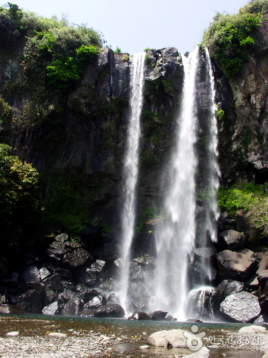 Wasserfall Jeongbangpokpo (정방폭포)