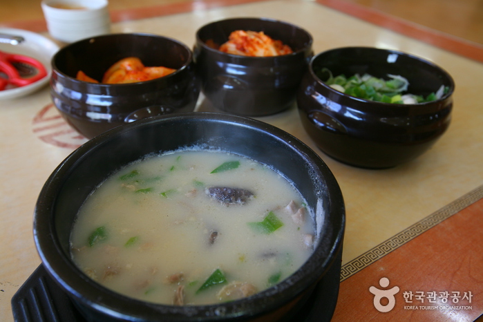 황해바지락손칼국수 음식점 정보와 주변 관광 명소 및 근처 맛집 여행 정보