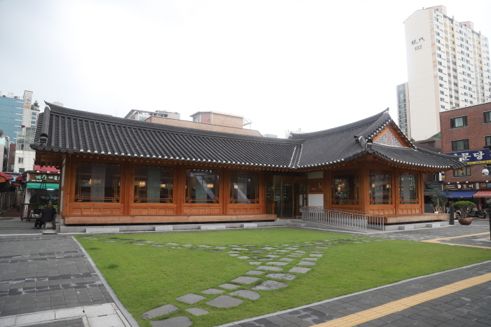 Seoul Yangnyeongsi Herb Medicine Museum (서울약령시 한의약박물관)